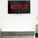La Chic Opera Netflix/Wifi